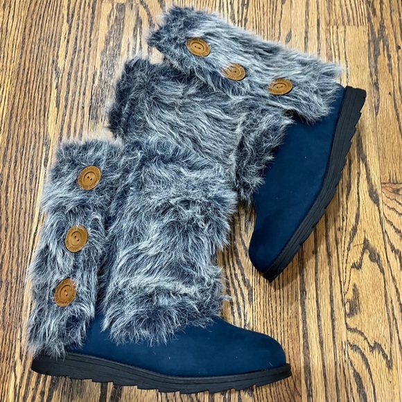 Muk Luks Andrea 4-in-1 Boots with Reversible Faux Fur Blue Gray Red - Picture 3 of 8